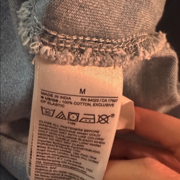 GAP Light Blue Smocked Denim Midi Dress size M - Picture 4 of 4